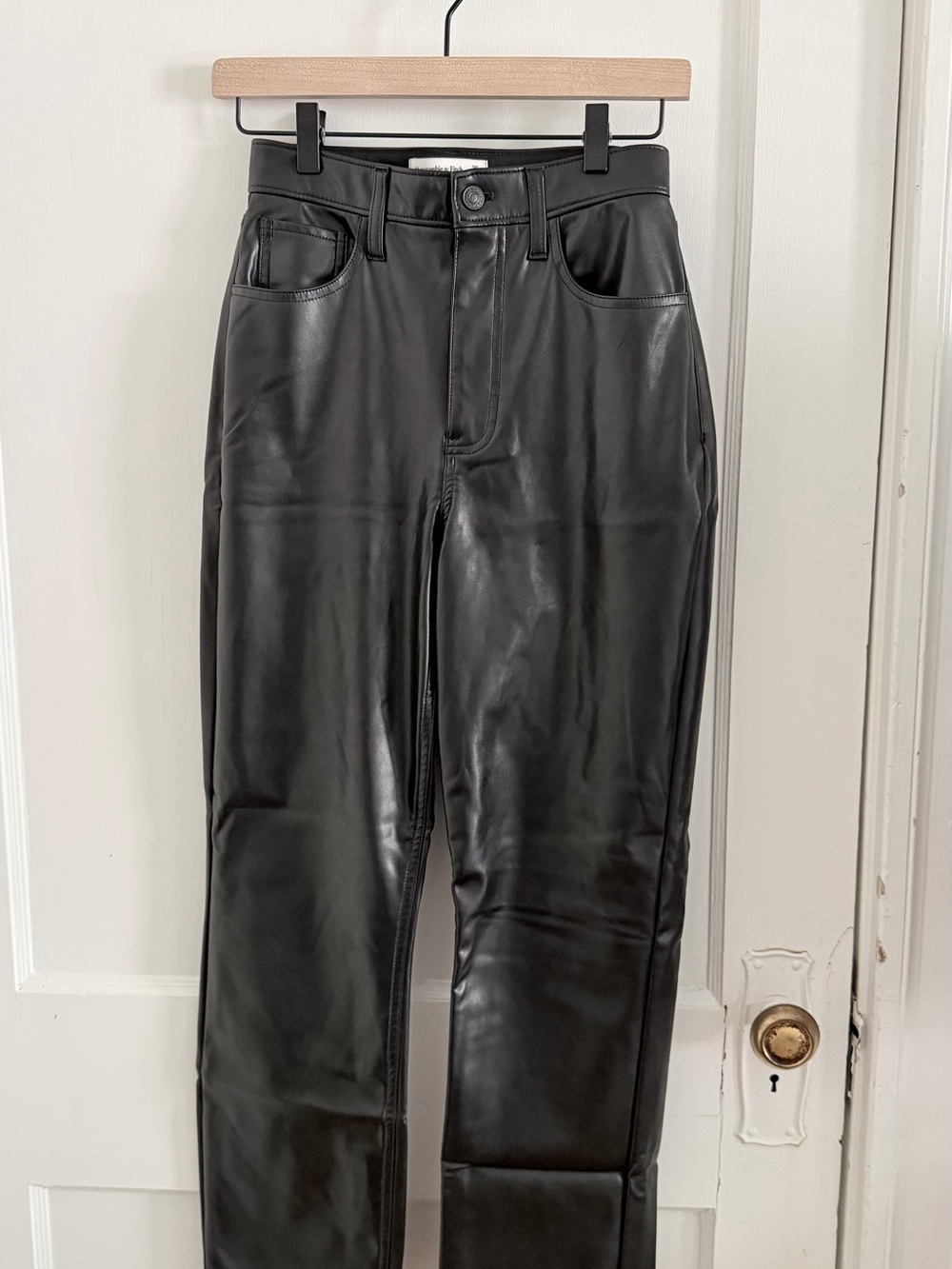 Abercrombie & Fitch Women’s 90s Straight Ultra High Rise Leather Pant